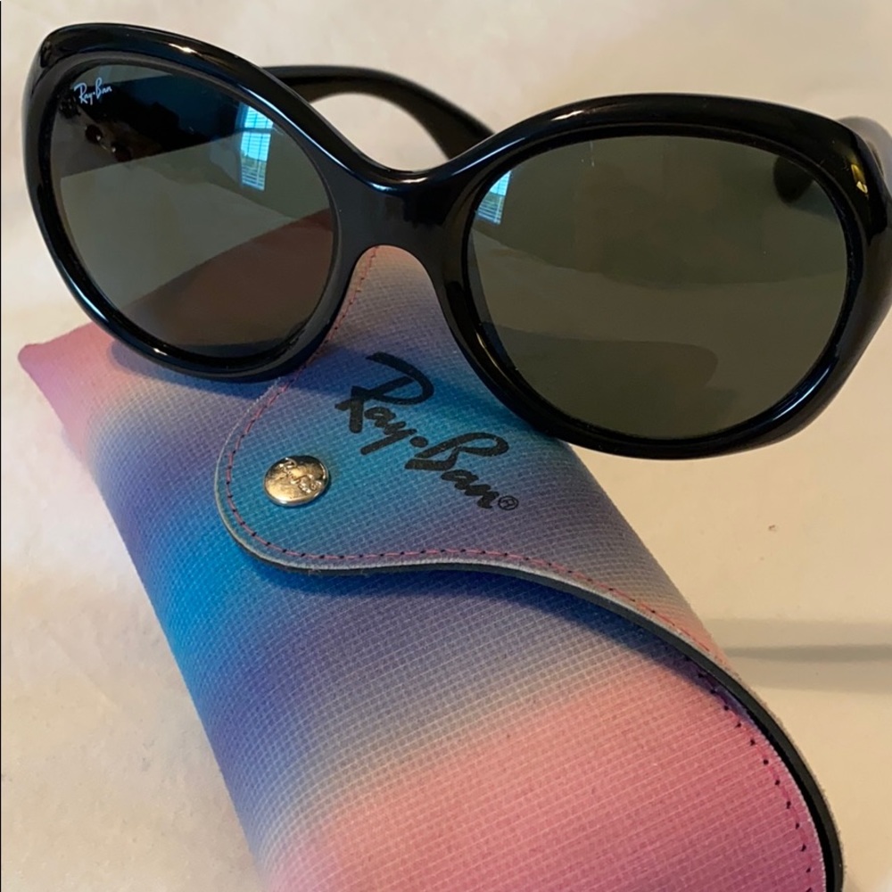 Ray-Ban Sunglasses - Picture 4 of 4